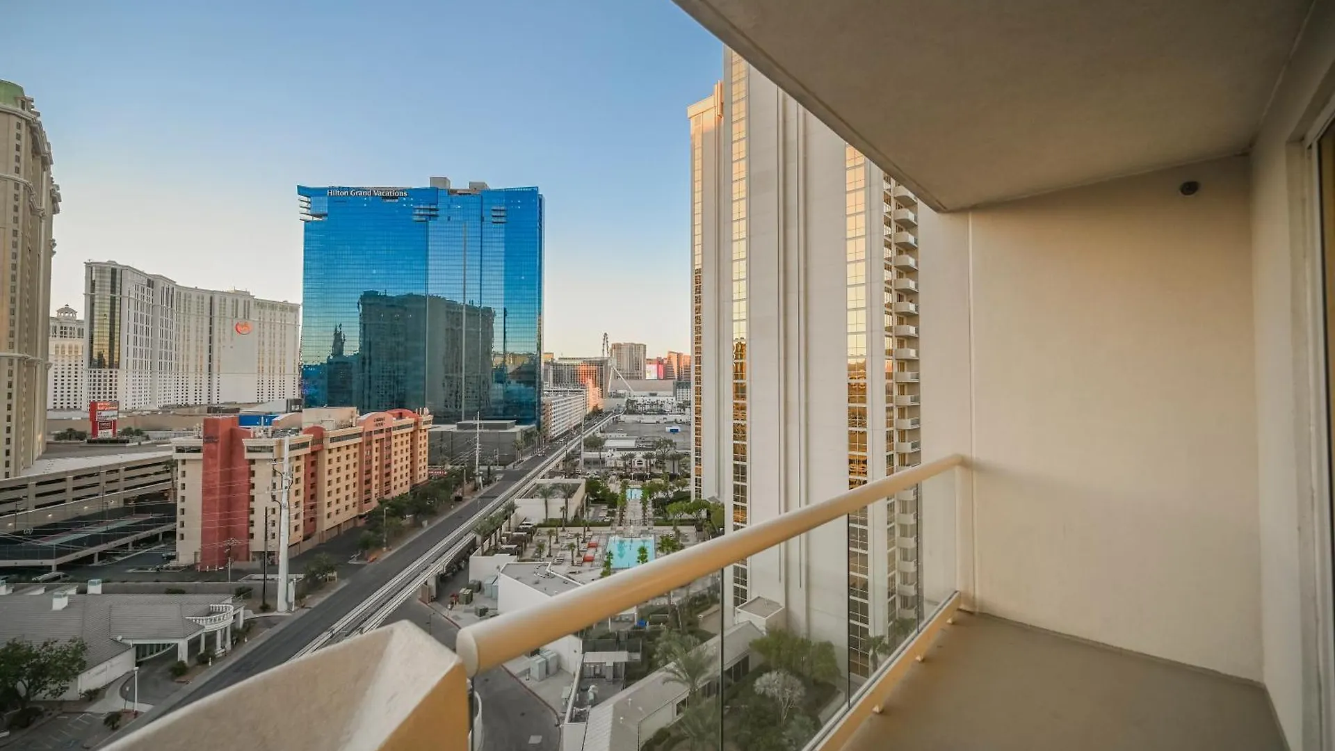 Stripviewsuites At Signature Las Vegas Aparthotel