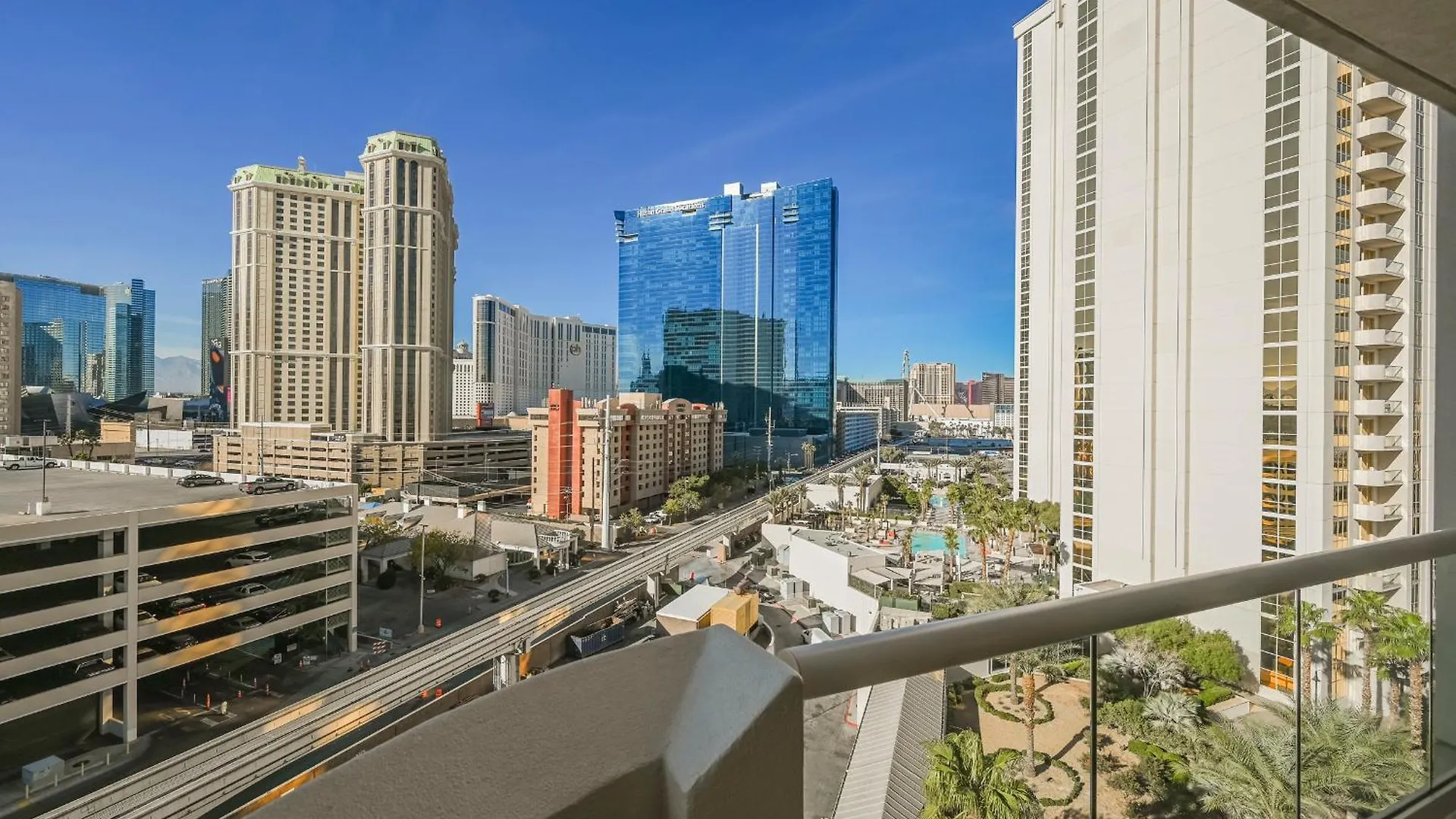 Stripviewsuites At Signature Las Vegas Aparthotel